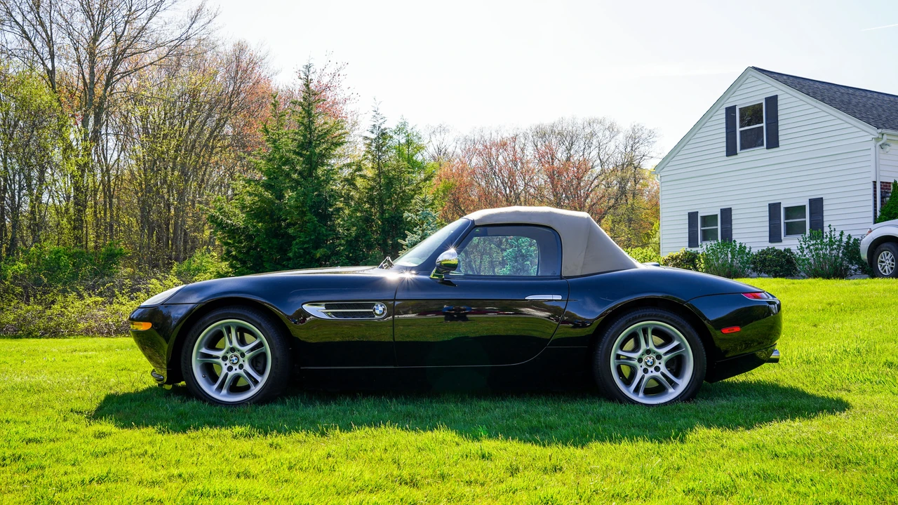 2002 BMW Z8 - Image 8 of 31