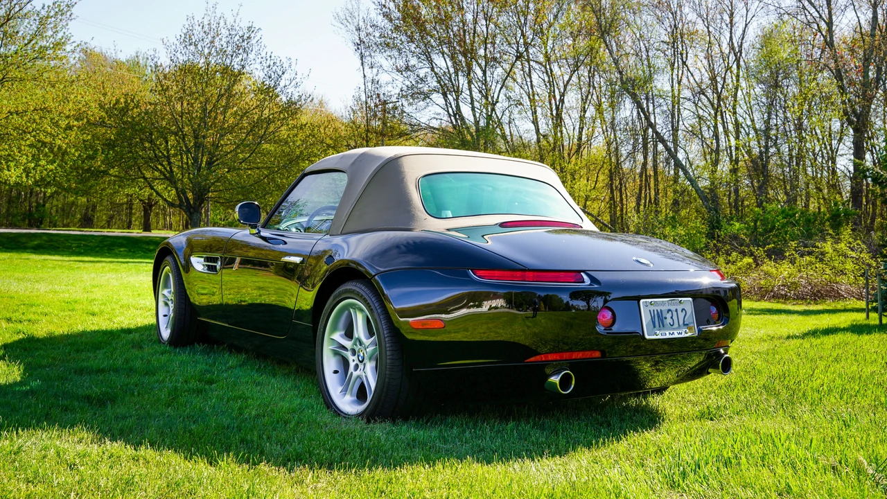 2002 BMW Z8 - Image 7 of 31