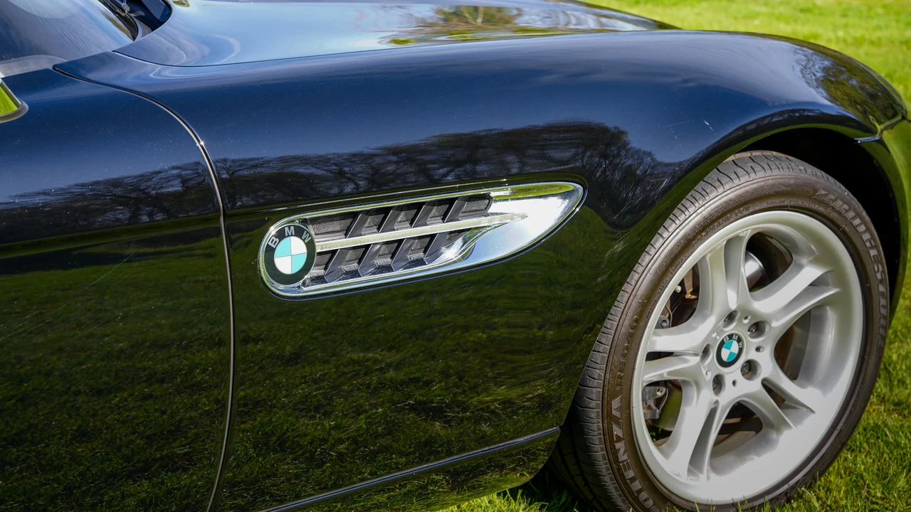 2002 BMW Z8 - Image 19 of 31