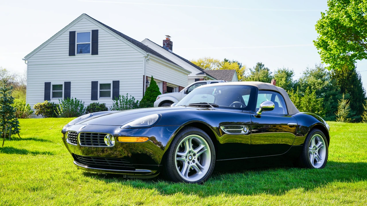 2002 BMW Z8 - Image 2 of 31