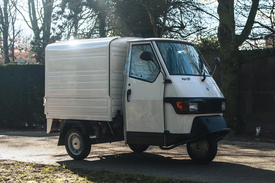 2002 Piaggio - Image 2 of 31