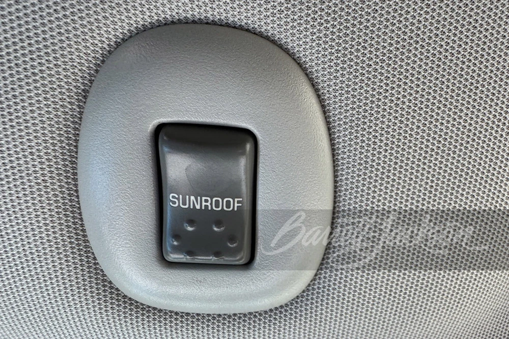 2002 Pontiac Aztek - Image 22 of 28