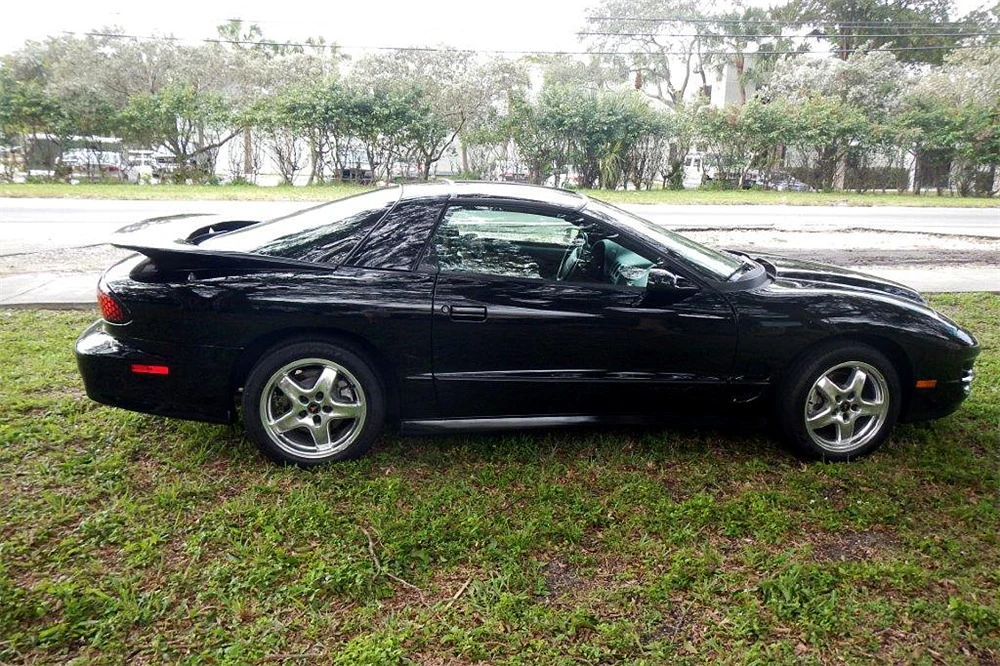 2002 Pontiac Firebird Trans Am 4th Gen - Image 5 of 5