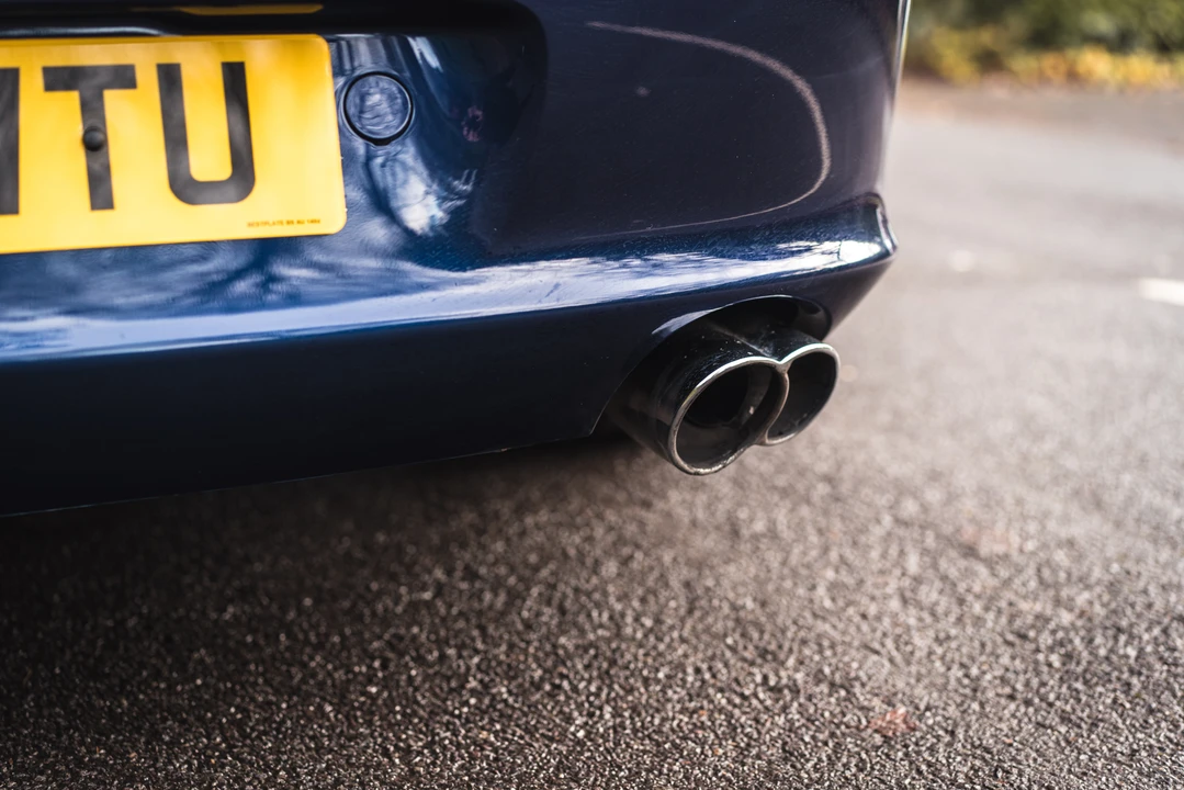 2002 Porsche 996 Carrera 4 - Image 27 of 31