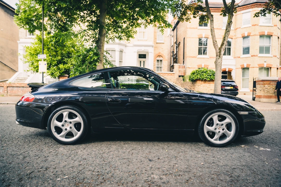 2002 Porsche 996 Carrera - Image 10 of 31