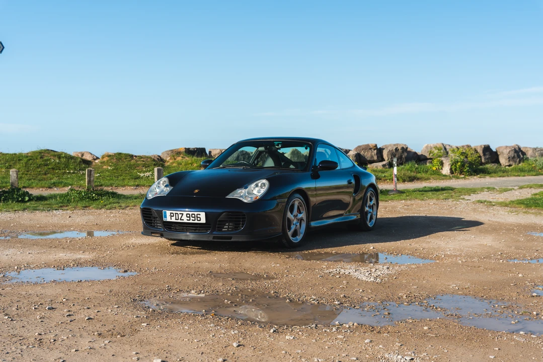 2002 Porsche 996 Turbo - Image 12 of 31