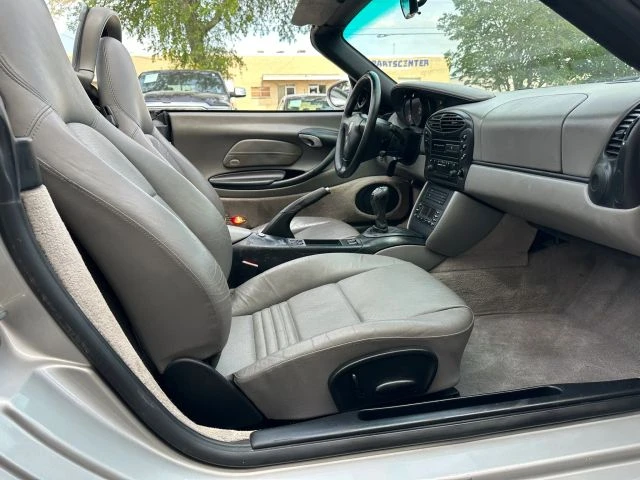2002 Porsche 986 Boxster - Image 29 of 31