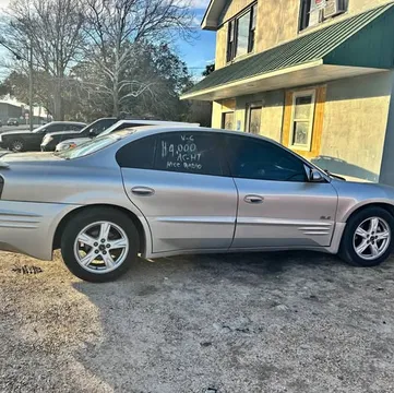 2002 Pontiac Bonneville SLE Sedan 4D