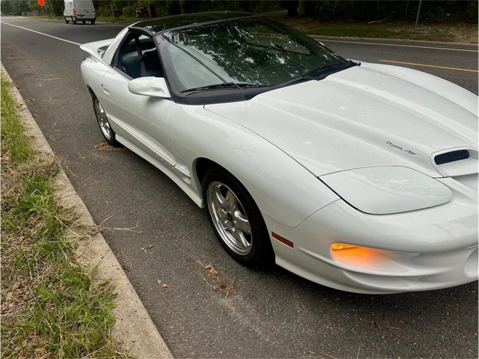 2002 Pontiac Firebird 4th Gen - Image 5 of 10