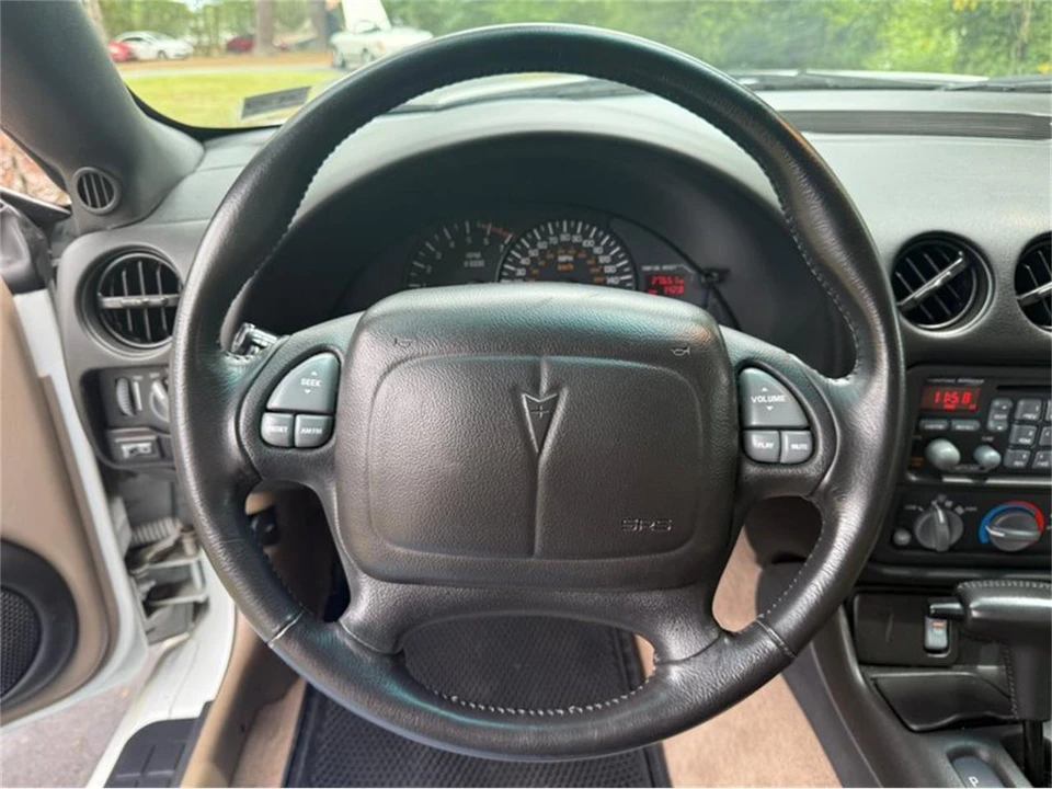 2002 Pontiac Firebird 4th Gen - Image 21 of 31