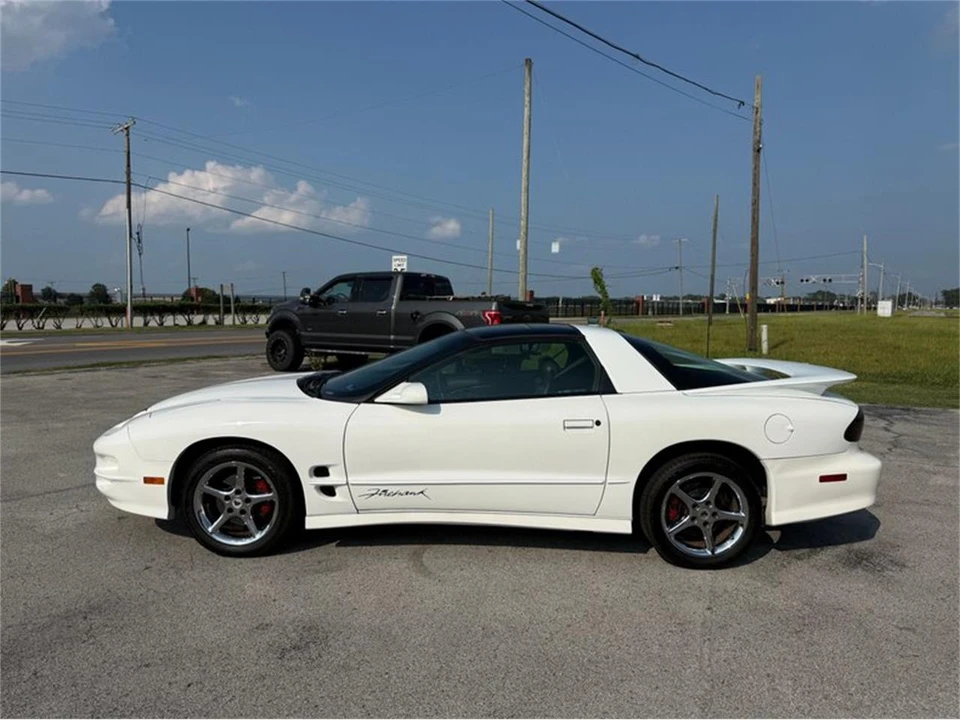 2002 Pontiac Firebird 4th Gen - Image 2 of 19