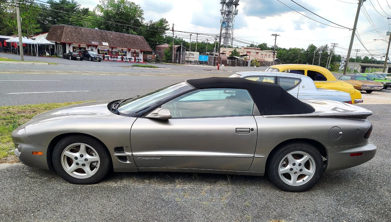 2002 Pontiac Firebird 4th Gen - Image 4 of 17