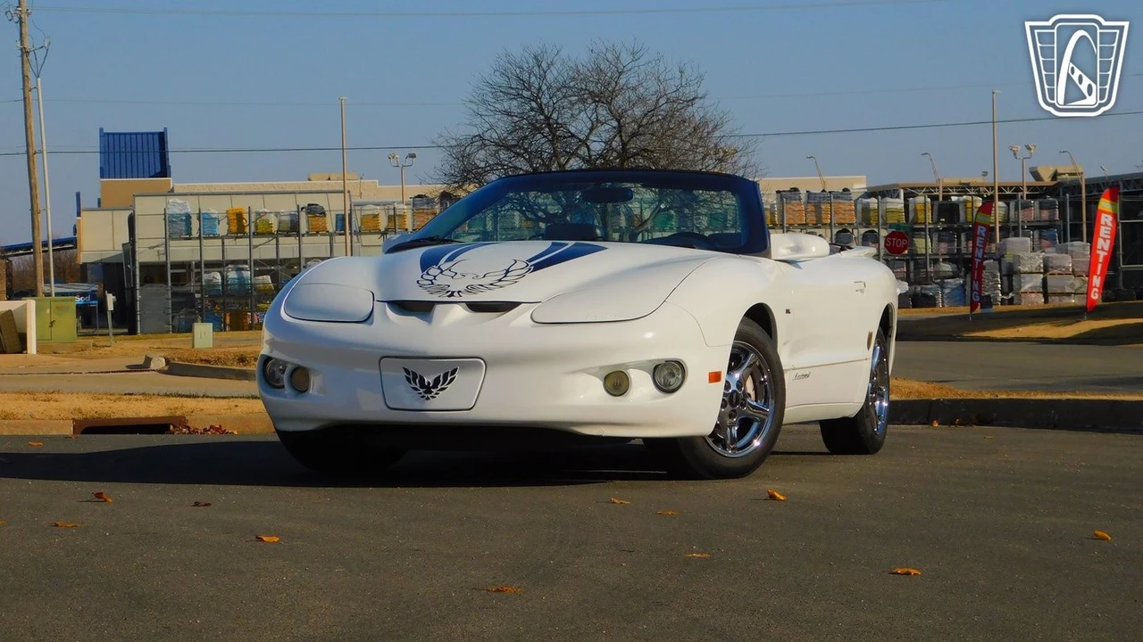 2002 Pontiac Firebird 4th Gen - Image 3 of 12