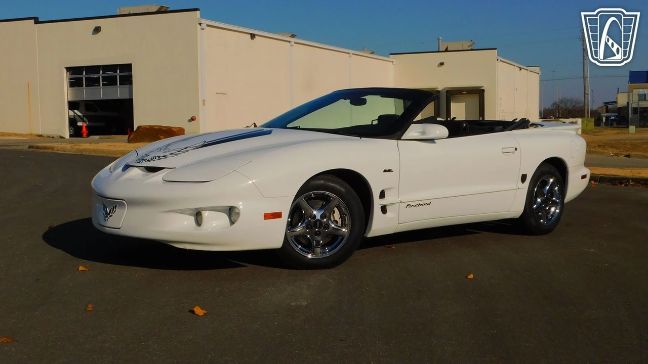 2002 Pontiac Firebird 4th Gen - Image 11 of 12