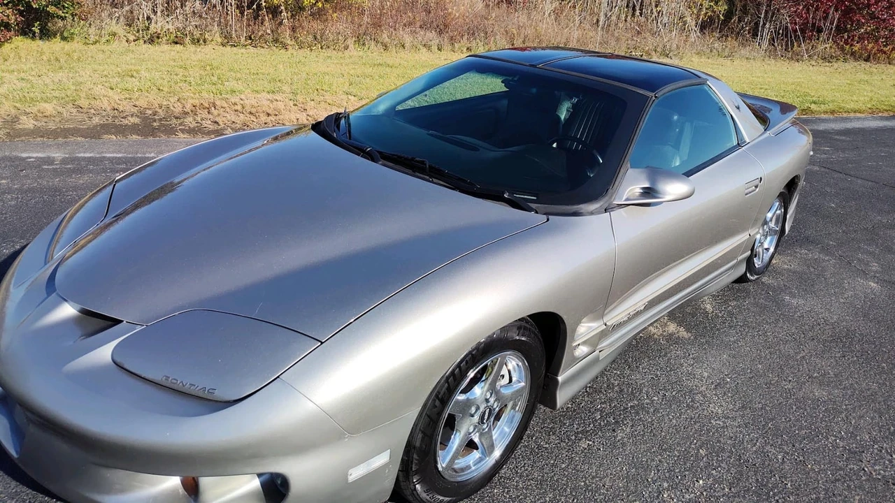 2002 Pontiac Firebird 4th Gen - Image 7 of 9
