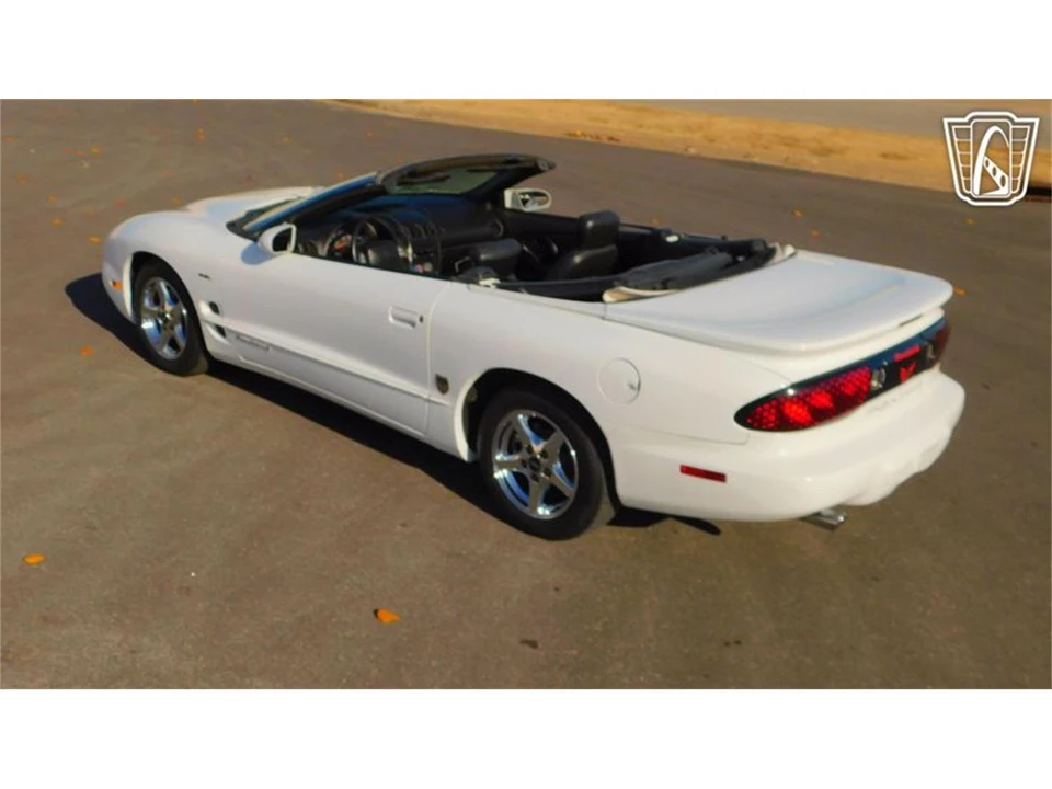 2002 Pontiac Firebird 4th Gen - Image 16 of 31