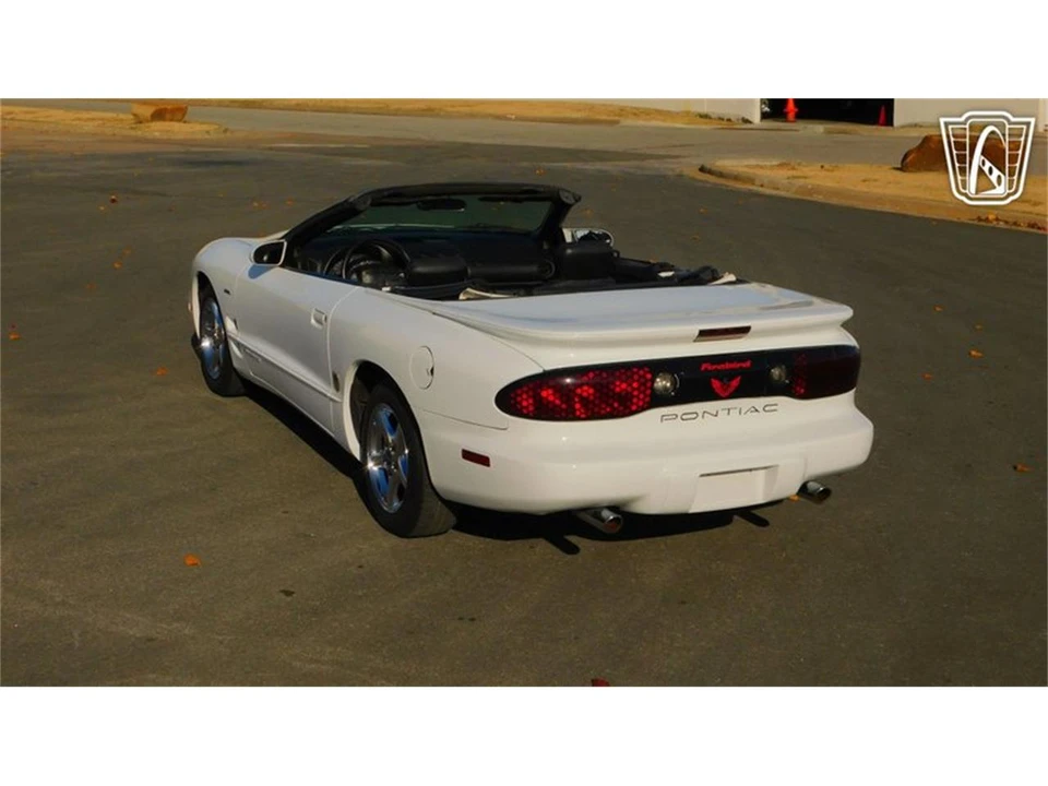 2002 Pontiac Firebird 4th Gen - Image 17 of 31