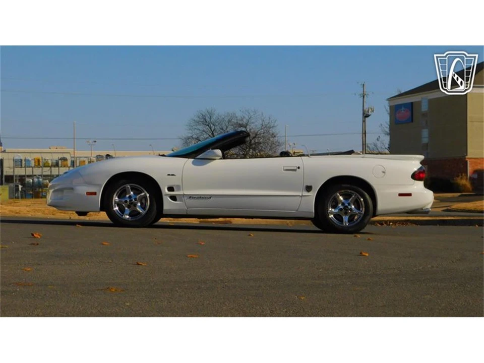 2002 Pontiac Firebird 4th Gen - Image 13 of 31