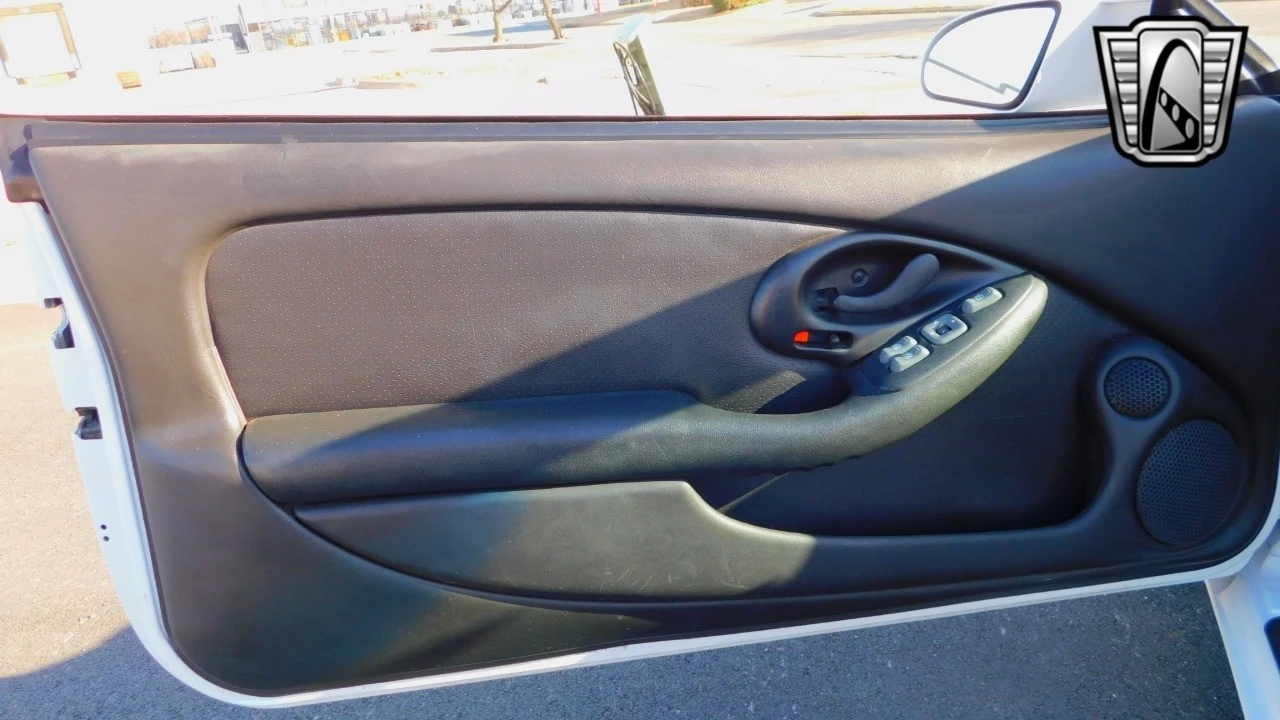 2002 Pontiac Firebird 4th Gen - Image 19 of 21