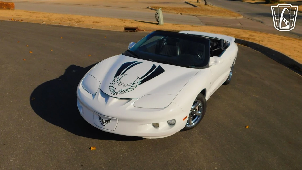 2002 Pontiac Firebird 4th Gen - Image 6 of 12
