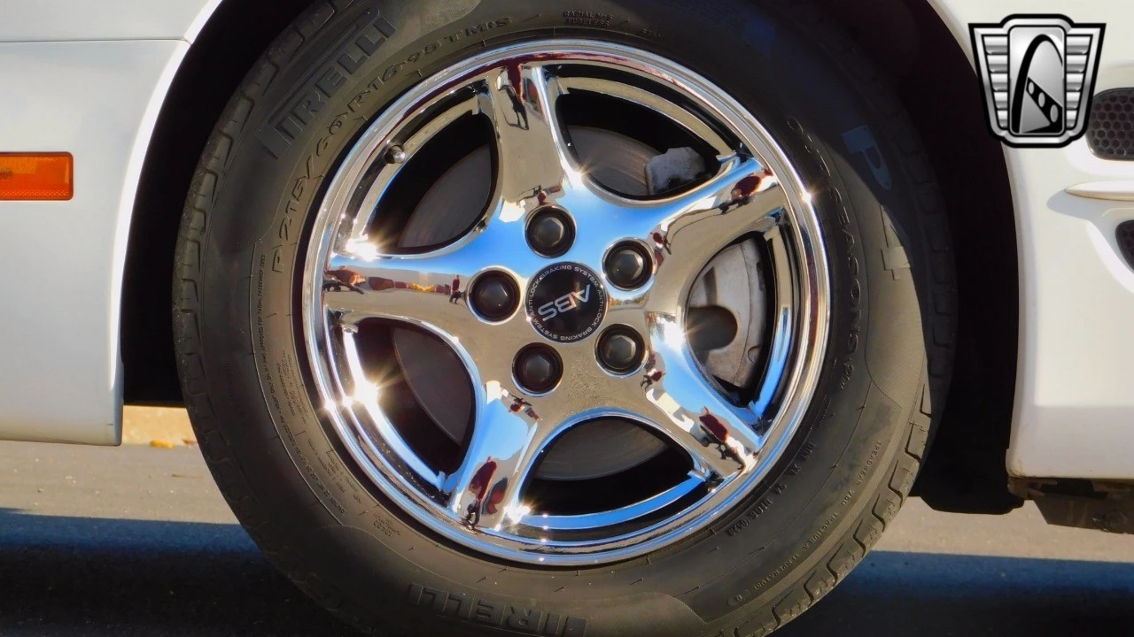 2002 Pontiac Firebird 4th Gen - Image 15 of 21