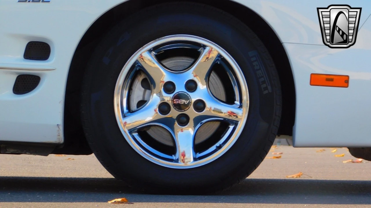 2002 Pontiac Firebird 4th Gen - Image 18 of 21