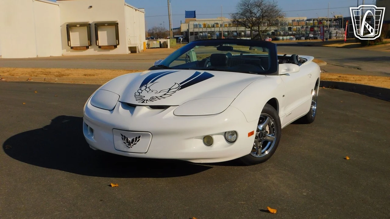 2002 Pontiac Firebird 4th Gen - Image 8 of 12