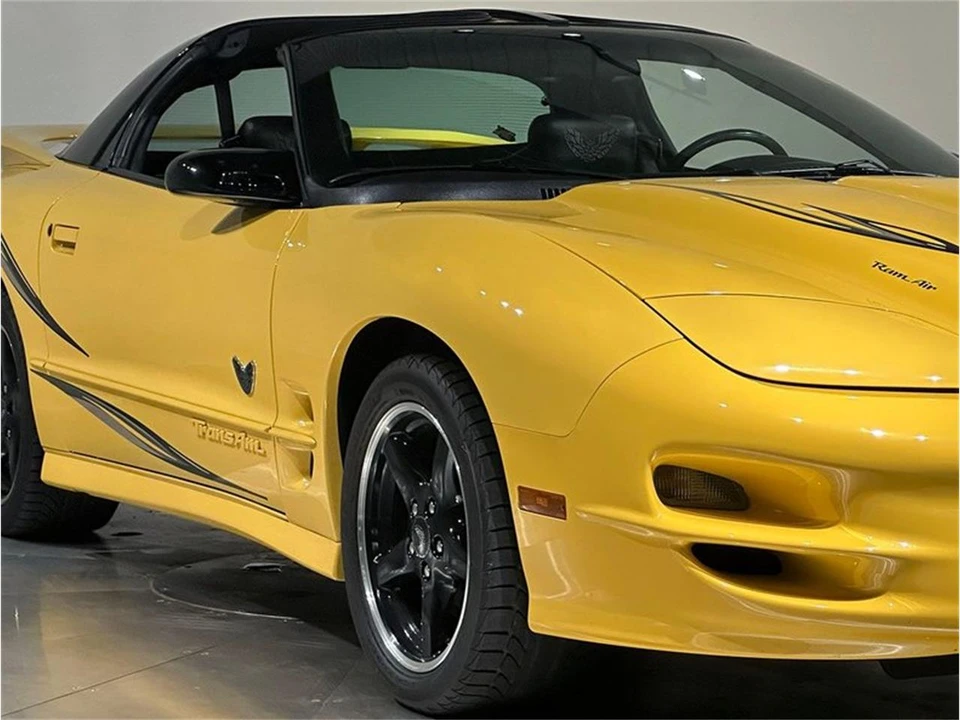 2002 Pontiac Firebird 4th Gen - Image 19 of 31