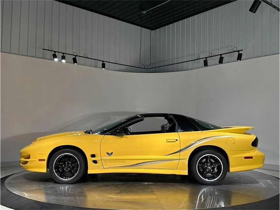 2002 Pontiac Firebird 4th Gen - Image 10 of 31
