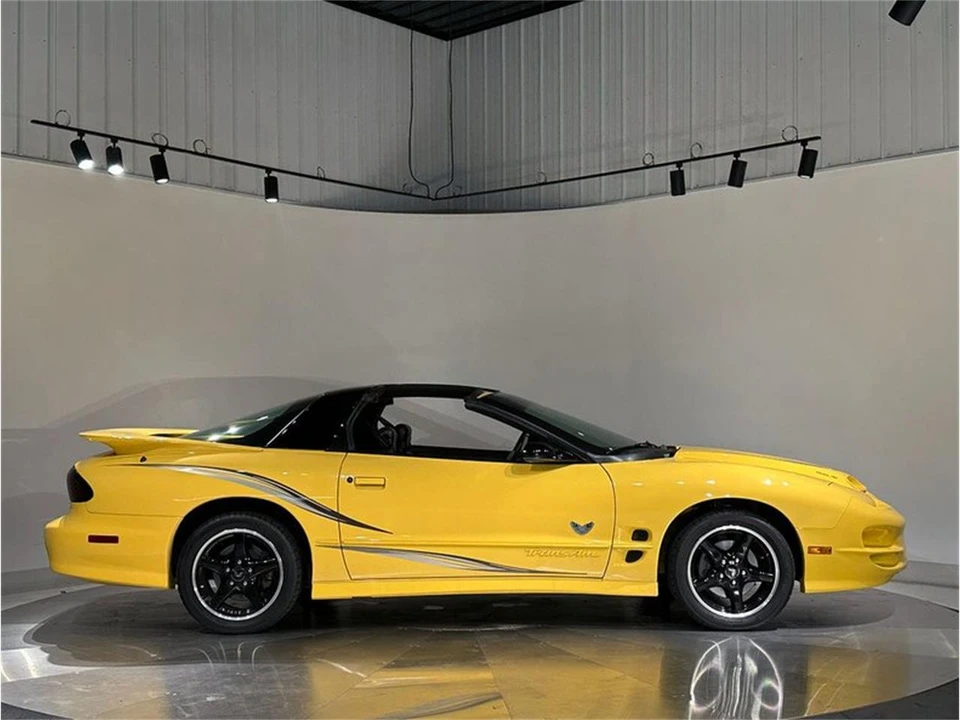 2002 Pontiac Firebird 4th Gen - Image 4 of 31