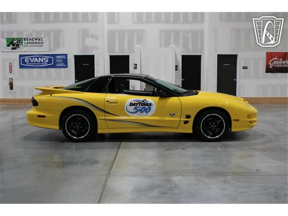 2002 Pontiac Firebird 4th Gen - Image 11 of 31