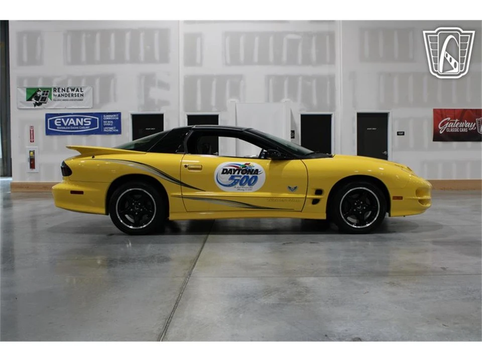 2002 Pontiac Firebird 4th Gen - Image 19 of 31