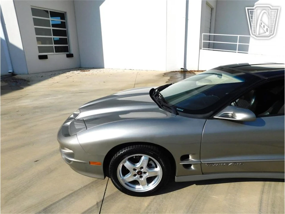 2002 Pontiac Firebird 4th Gen - Image 11 of 31