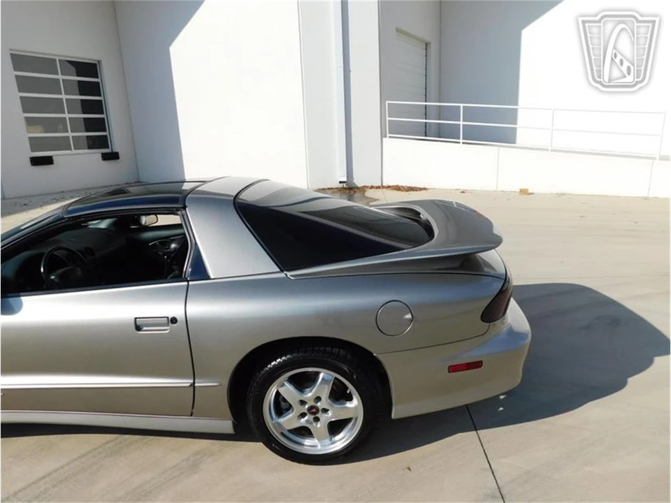 2002 Pontiac Firebird 4th Gen - Image 17 of 31