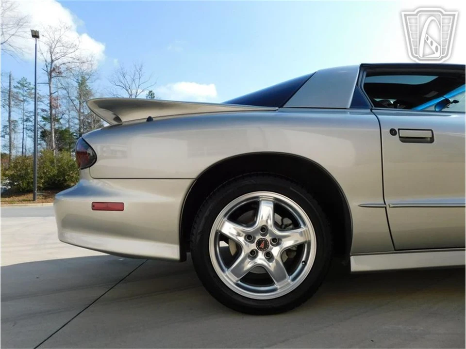 2002 Pontiac Firebird 4th Gen - Image 27 of 31