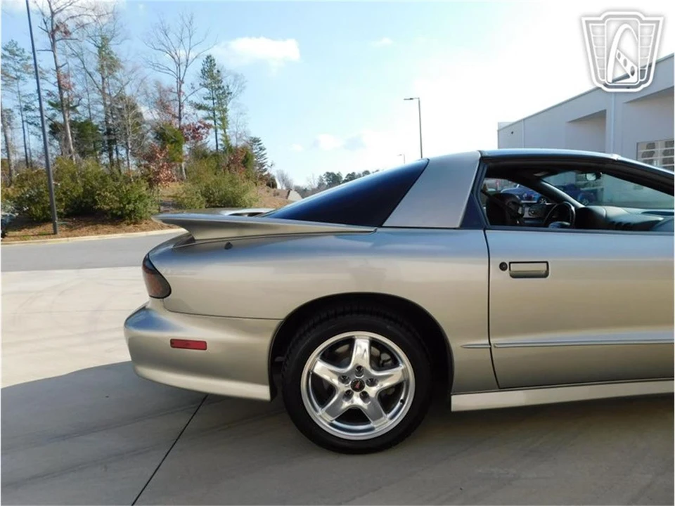 2002 Pontiac Firebird 4th Gen - Image 28 of 31
