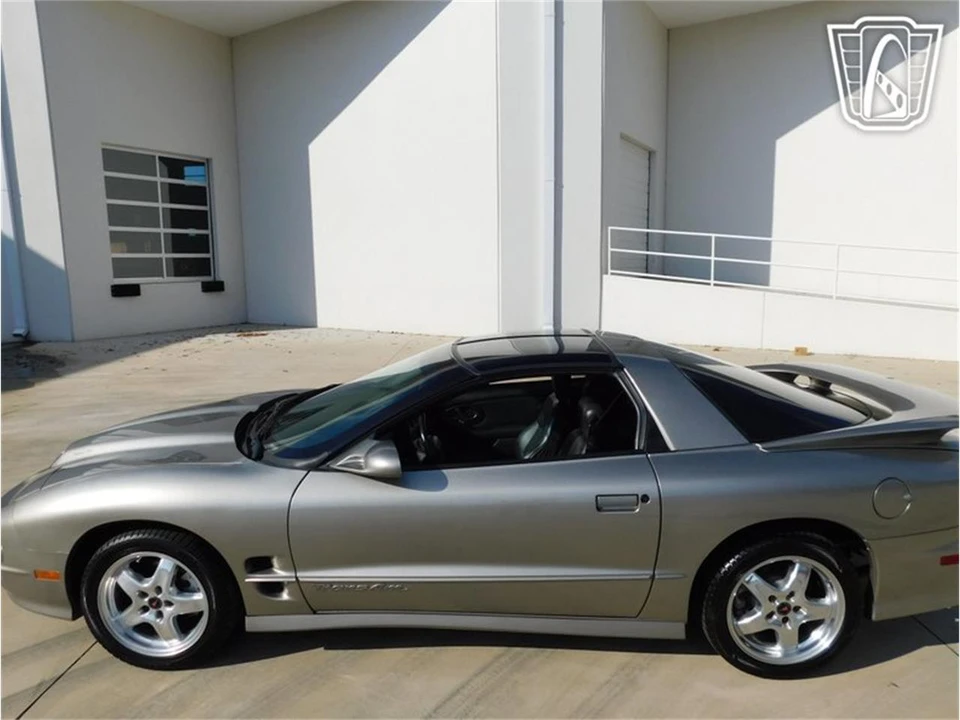 2002 Pontiac Firebird 4th Gen - Image 14 of 31