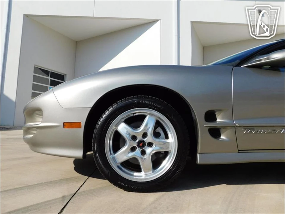 2002 Pontiac Firebird 4th Gen - Image 9 of 31