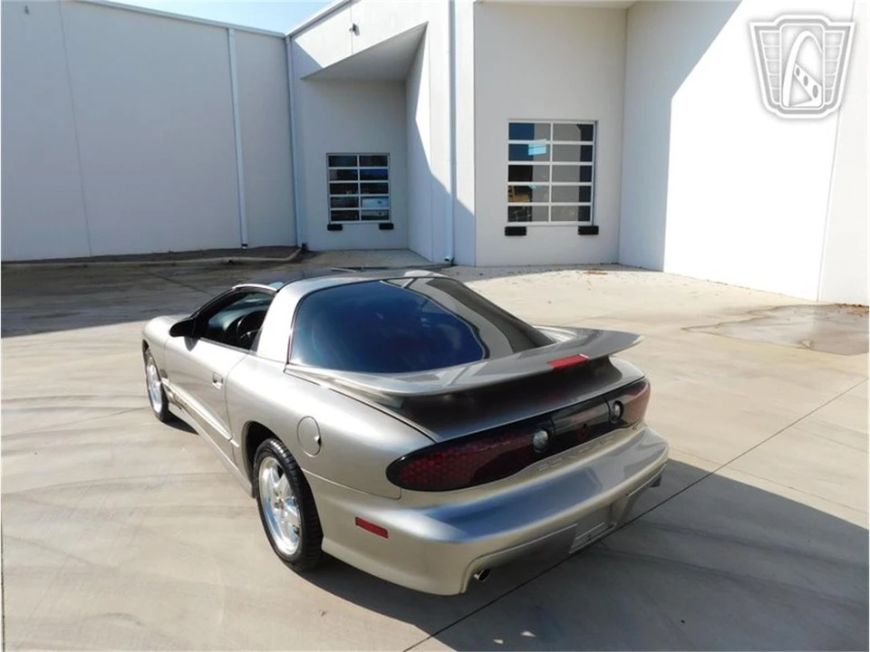2002 Pontiac Firebird 4th Gen - Image 20 of 31