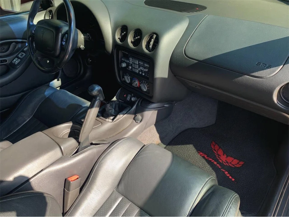 2002 Pontiac Firebird 4th Gen - Image 18 of 26
