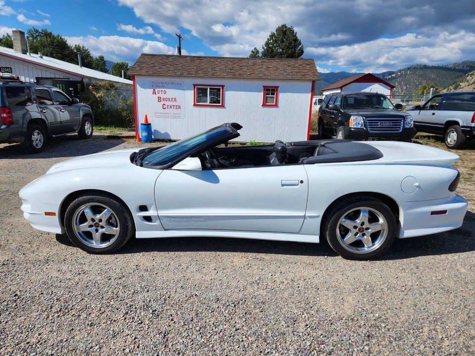 2002 Pontiac Firebird 4th Gen - Image 2 of 31
