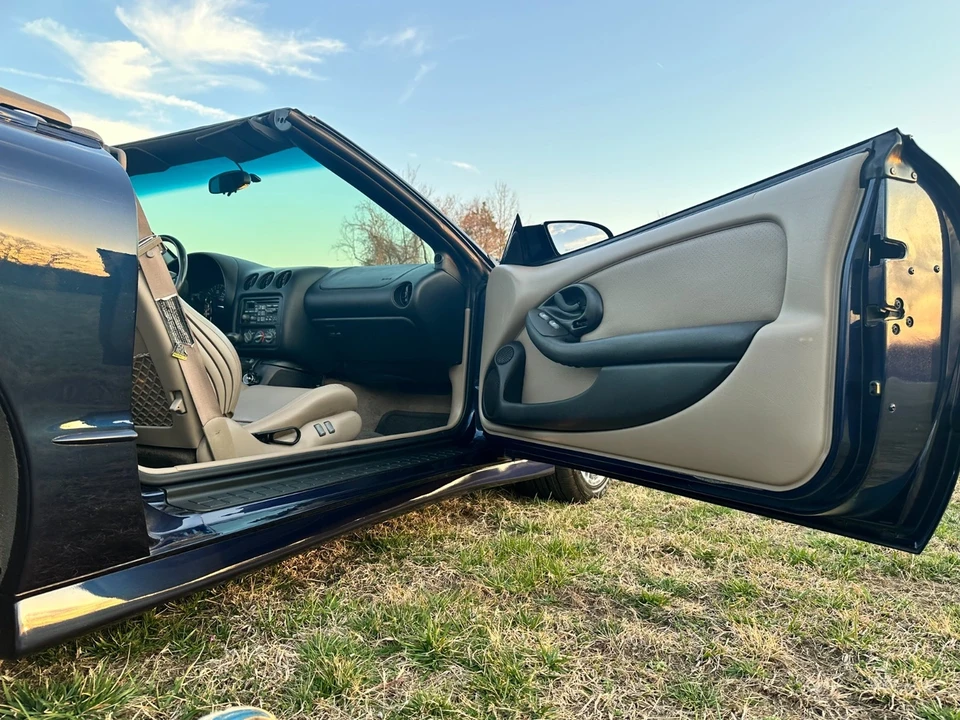 2002 Pontiac Firebird 4th Gen - Image 16 of 21