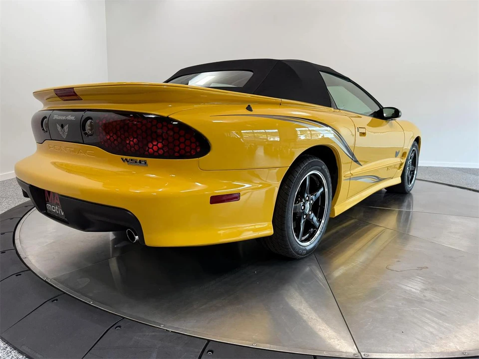 2002 Pontiac Firebird 4th Gen - Image 17 of 31