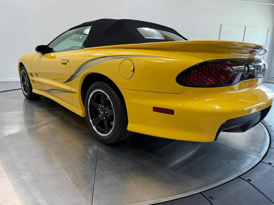 2002 Pontiac Firebird 4th Gen - Image 14 of 31