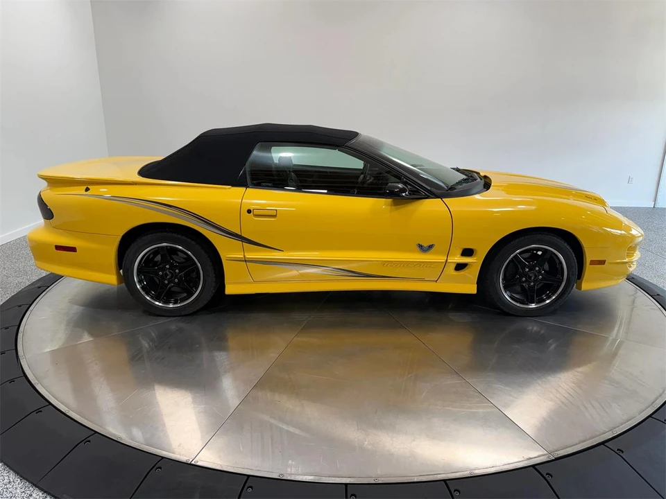 2002 Pontiac Firebird 4th Gen - Image 19 of 31