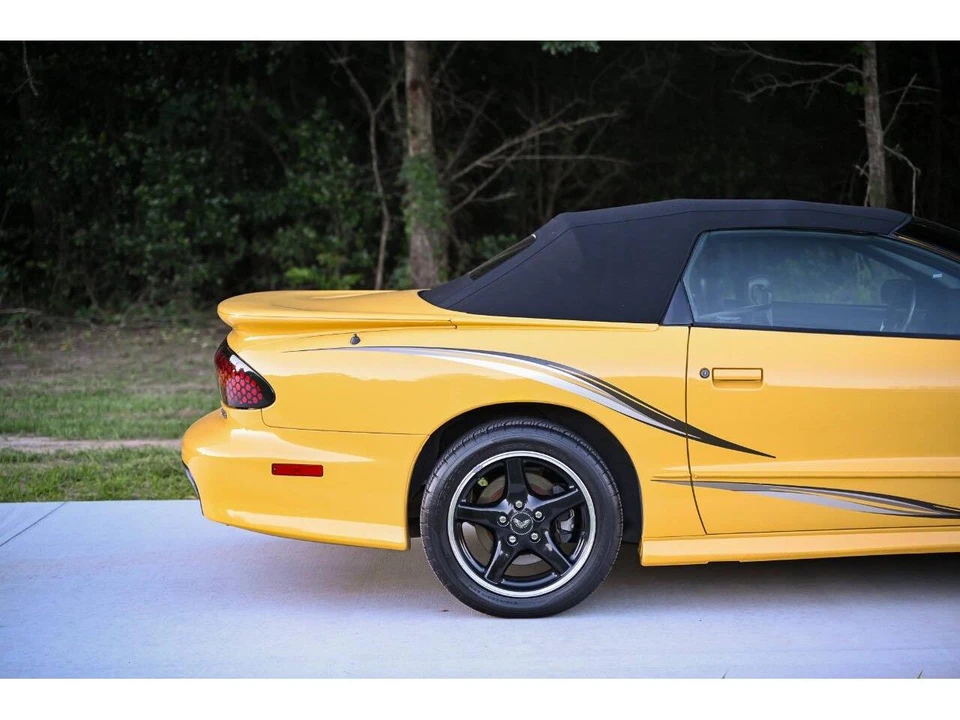 2002 Pontiac Firebird 4th Gen - Image 11 of 31