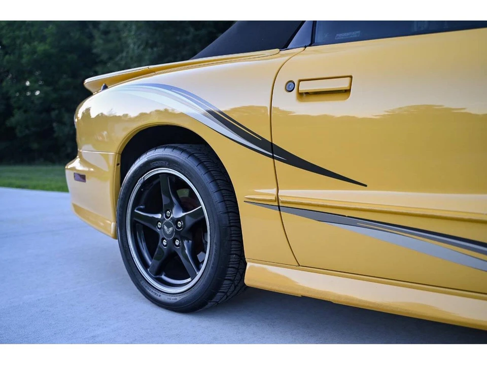 2002 Pontiac Firebird 4th Gen - Image 20 of 31