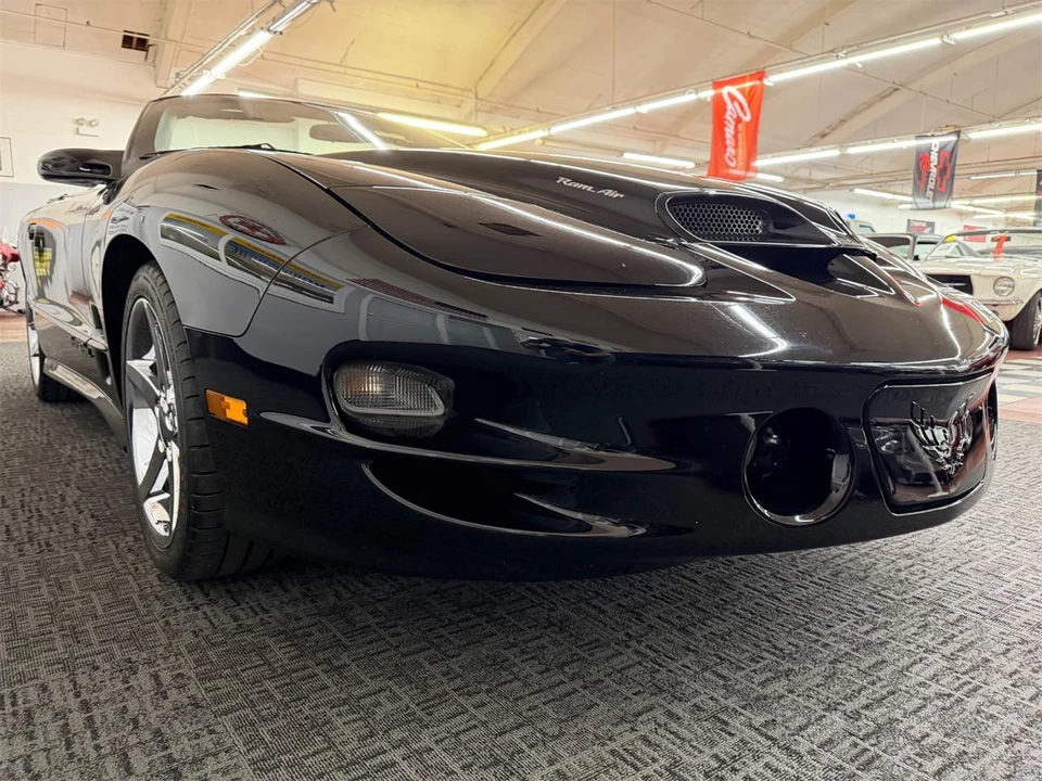 2002 Pontiac Firebird 4th Gen - Image 17 of 31