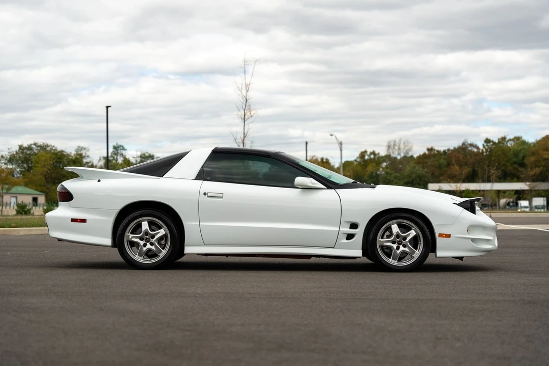 2002 Pontiac Firebird 4th Gen - Image 10 of 21