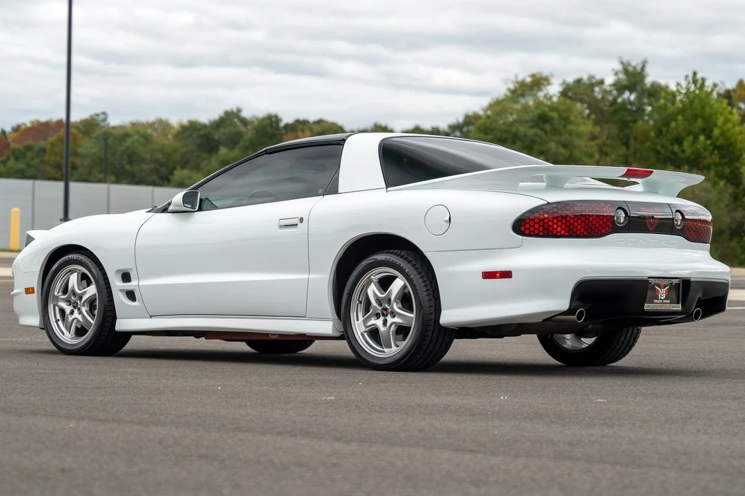 2002 Pontiac Firebird 4th Gen - Image 17 of 21